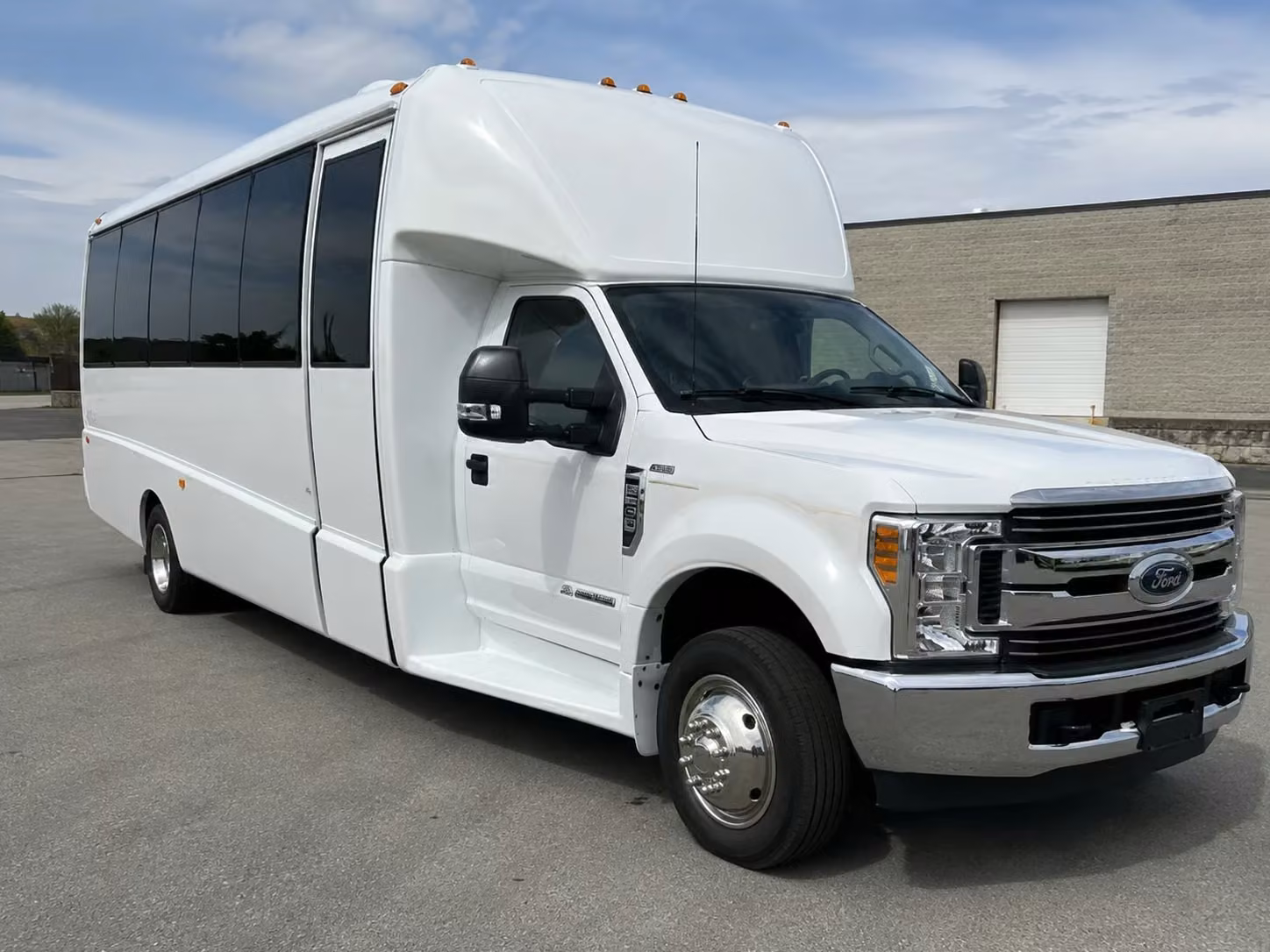 minibus rentals for small group field trips in san ramon california